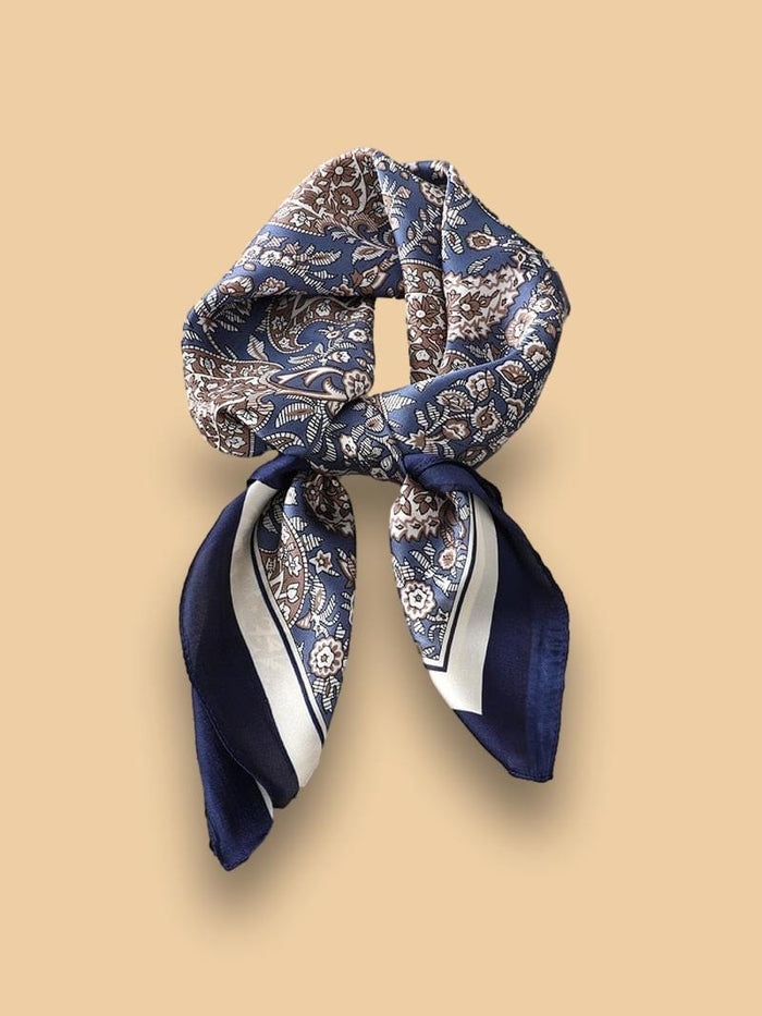 Comment Mettre un Foulard autour du Cou ? Styles et Nouages Faciles